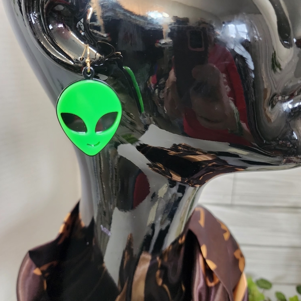 Resin Green with Black Alien Face Earrings - Picture 3 of 9